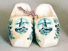 1.75L White/Blue Clog Miniature