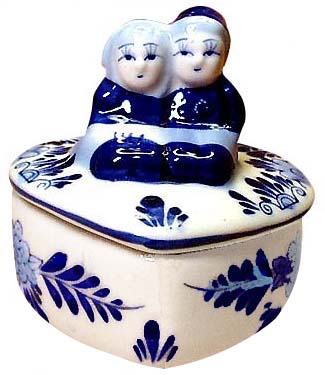 Delft Blue Dutch Couple Figurine, Heart Box, 3H